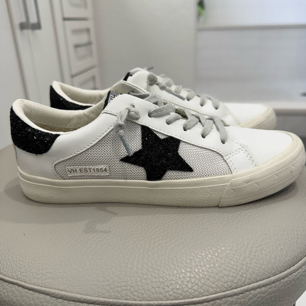Vintage Havana White and Black Star Sneakers